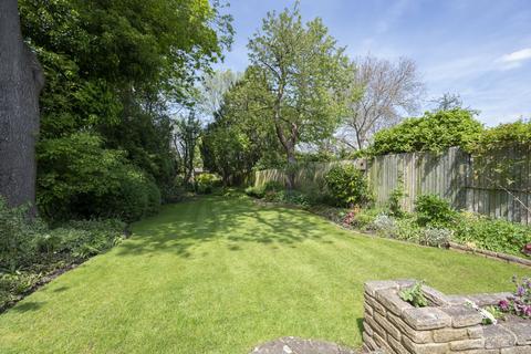 22 Lynton Road, New Malden, KT3 5EE