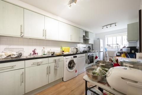 2 bedroom apartment for sale, Portsmouth Road, Surbiton KT6