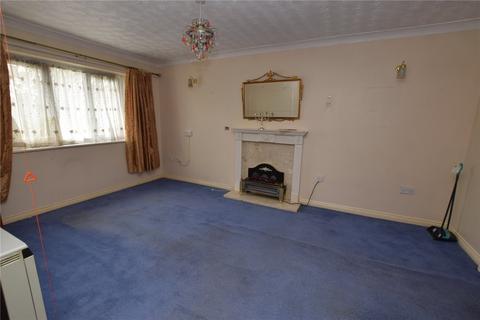 2 bedroom apartment for sale, Cunningham Close, Chadwell Heath, RM6