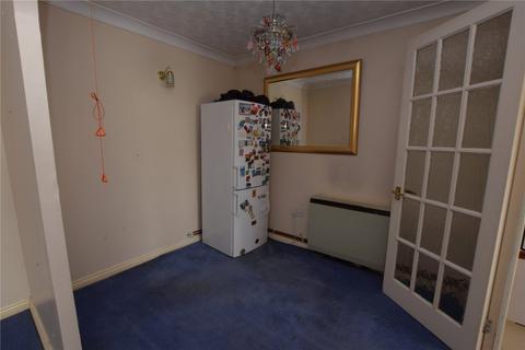 2 bedroom apartment for sale, Cunningham Close, Chadwell Heath, RM6