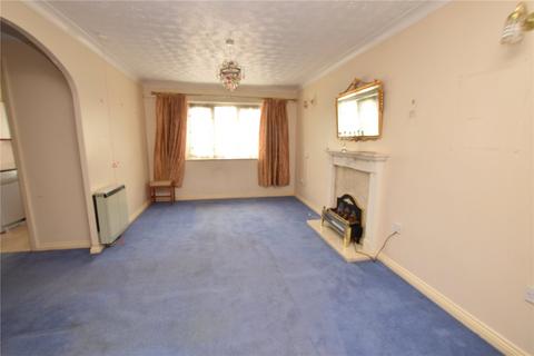 2 bedroom apartment for sale, Cunningham Close, Chadwell Heath, RM6