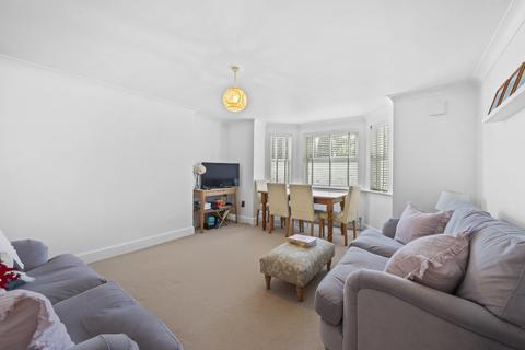 2 bedroom apartment for sale, Lovelace Villas, Thames Ditton KT7