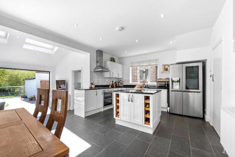 264 Raeburn Avenue, Surbiton, KT5 9EE
