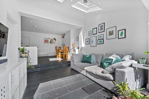 264 Raeburn Avenue, Surbiton, KT5 9EE