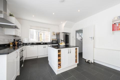 264 Raeburn Avenue, Surbiton, KT5 9EE