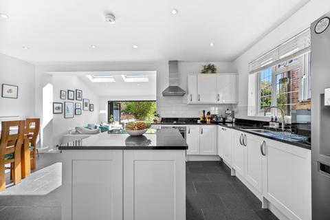 264 Raeburn Avenue, Surbiton, KT5 9EE