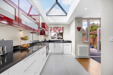 10 Ruston Avenue, Surbiton, KT5 9HW