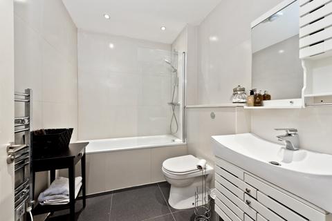 1 bedroom apartment for sale, Henfield Road, London SW19