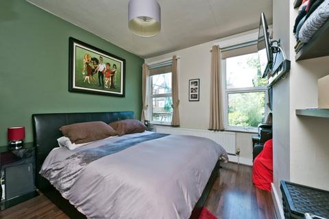 2 bedroom apartment for sale, Merton Road, London SW19