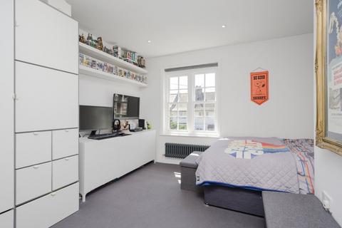 3 bedroom terraced house for sale, Church Lane, London SW19