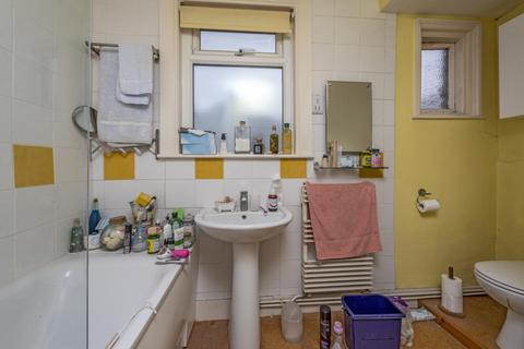 2b Goodenough Road, London, SW19 3QW
