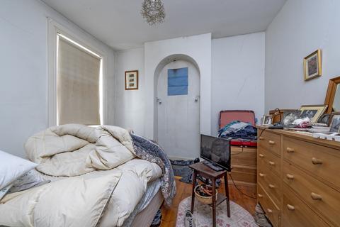 2b Goodenough Road, London, SW19 3QW