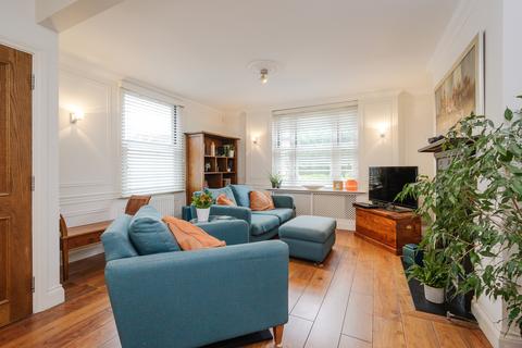 25 Griffiths Road, London, SW19 1SP