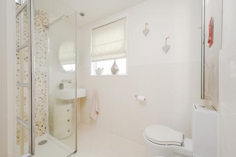 25 Griffiths Road, London, SW19 1SP
