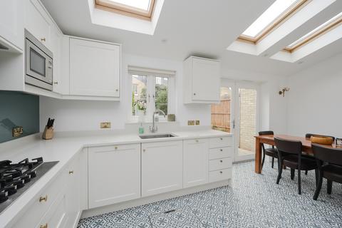 10 Boscombe Road, London, SW19 3AX