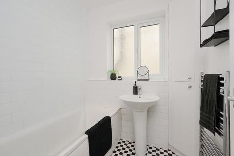 3 bedroom apartment for sale, Florence Road, London SW19