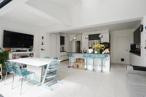 5 bedroom semi-detached house for sale, Circle Gardens, London SW19