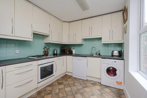 10 William Road, London, SW19 3PL