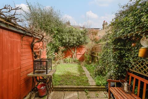 10 William Road, London, SW19 3PL