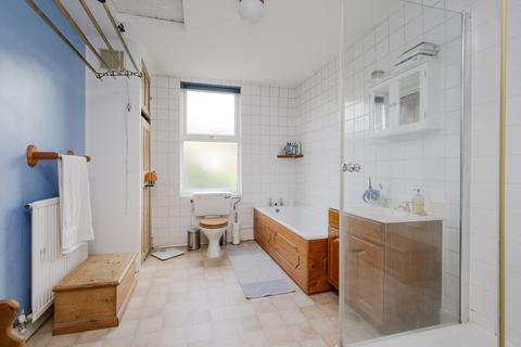 10 William Road, London, SW19 3PL