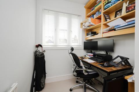 142 Faraday Road, London, SW19 8PB