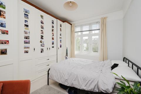 142 Faraday Road, London, SW19 8PB
