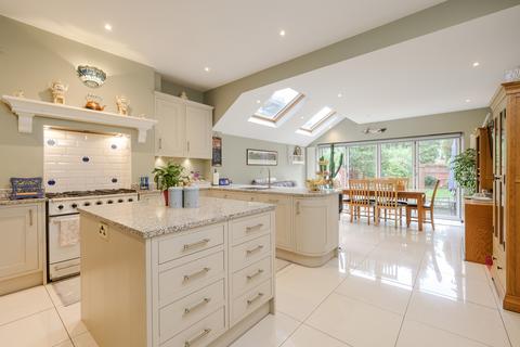 18 Cliveden Road, London, SW19 3RB
