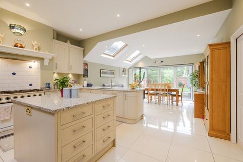 18 Cliveden Road, London, SW19 3RB