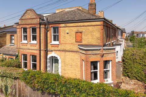 2 bedroom terraced house for sale, Norfolk Road, London SW19