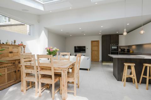 14 New Road, Kingston Upon Thames, KT2 6AP