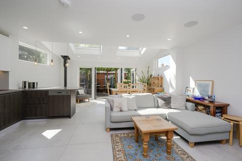 14 New Road, Kingston Upon Thames, KT2 6AP