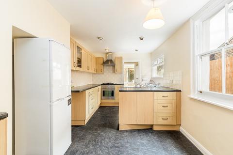 112 Gladstone Road, London, SW19 1QW