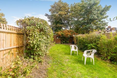 112 Gladstone Road, London, SW19 1QW