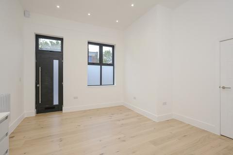 1 bedroom apartment for sale, Kingston Road, London SW20