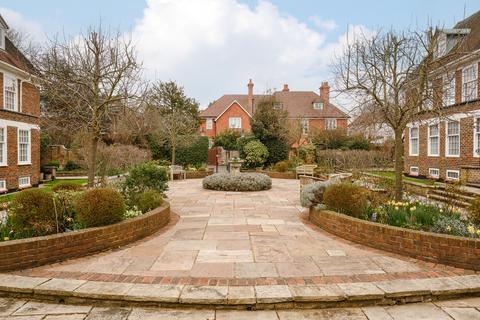 3 bedroom end of terrace house for sale, Cambisgate, London SW19