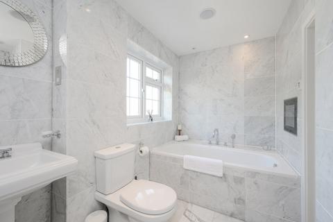 3 bedroom end of terrace house for sale, Cambisgate, London SW19