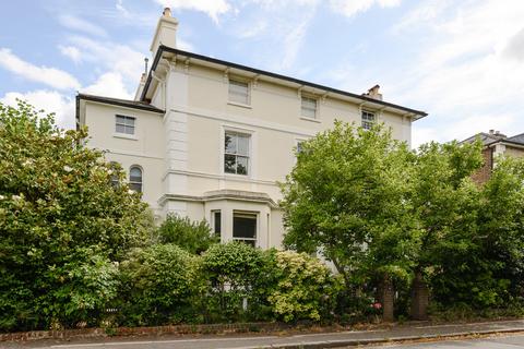 3 bedroom apartment for sale, Lingfield Road, London SW19