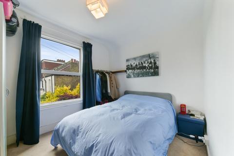 51a Approach Road, London, SW20 8BA