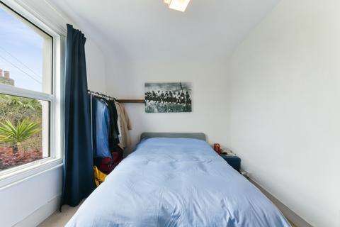 51a Approach Road, London, SW20 8BA
