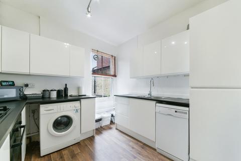 51a Approach Road, London, SW20 8BA