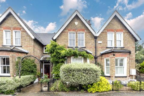 15 Thurstan Road, London, SW20 0EB