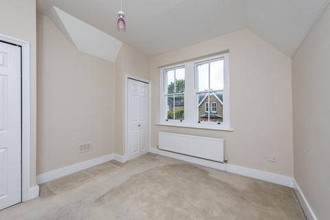 15 Thurstan Road, London, SW20 0EB