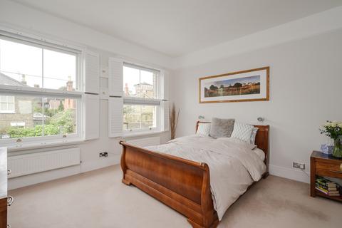 23 Thornton Road, London, SW19 4NG