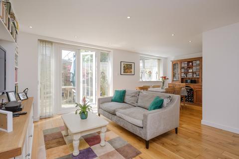 3 bedroom apartment for sale, Lansdowne Road, Wimbledon SW20