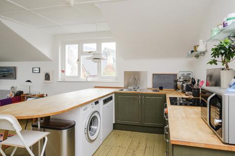 undefined, Spencer Hill, Wimbledon SW19
