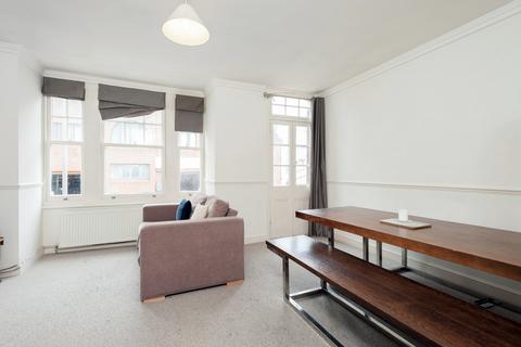3 bedroom apartment to rent, Chelverton Road, London SW15
