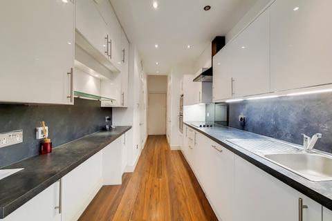 2 bedroom apartment to rent, Balham High Road, London SW17