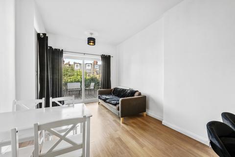 2 bedroom apartment to rent, Leopold Road, London SW19