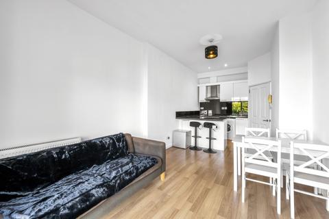 2 bedroom apartment to rent, Leopold Road, London SW19