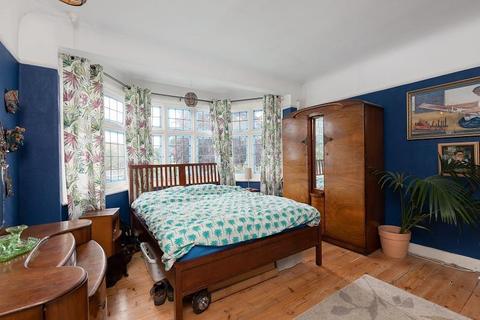 2 bedroom maisonette to rent, Vale Crescent, Putney SW15